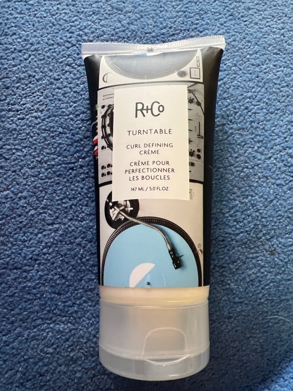 R+Co Turntable Curl Defining Crème - Black & Light Blue